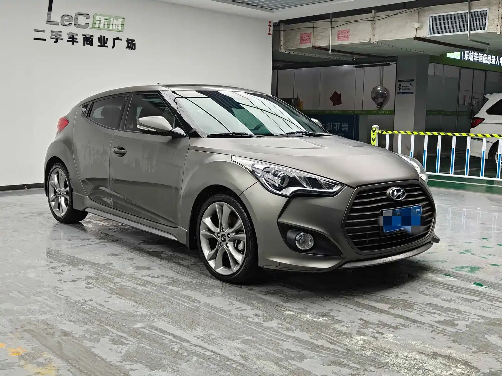 صورة 3 - Hyundai Veloster