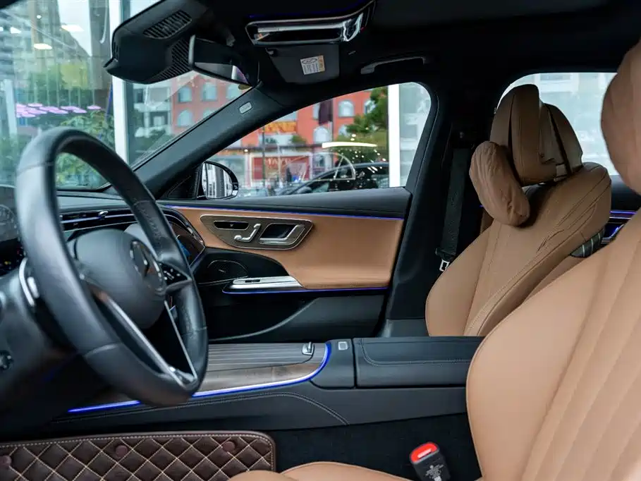 Mercedes-Benz E-Class, миниатюра 11