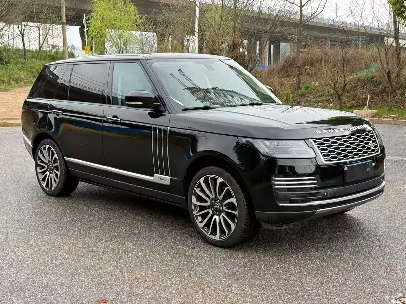 Land Rover Range Rover 2015 3.0 SC V6 Vogue SE Genesis Extended Edition фото 3