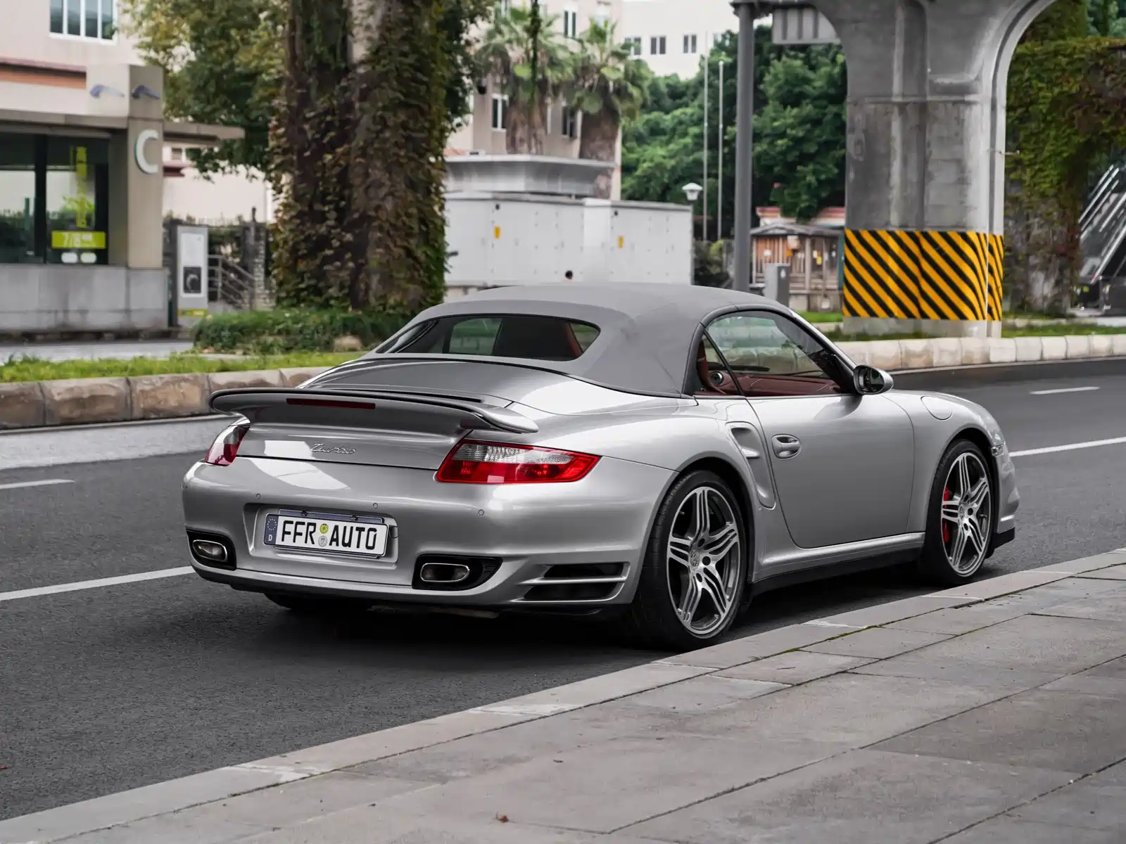 Фото 19 - Porsche 911