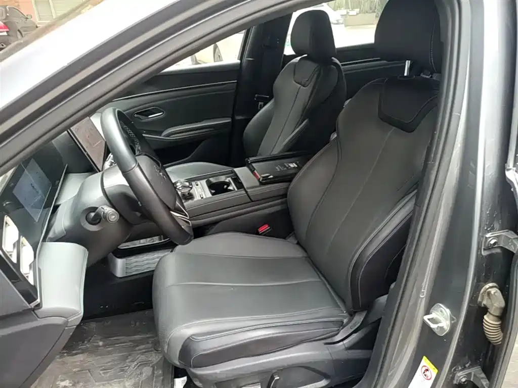 BYD Qin L 2024 DM-i 80KM Superior фото 15