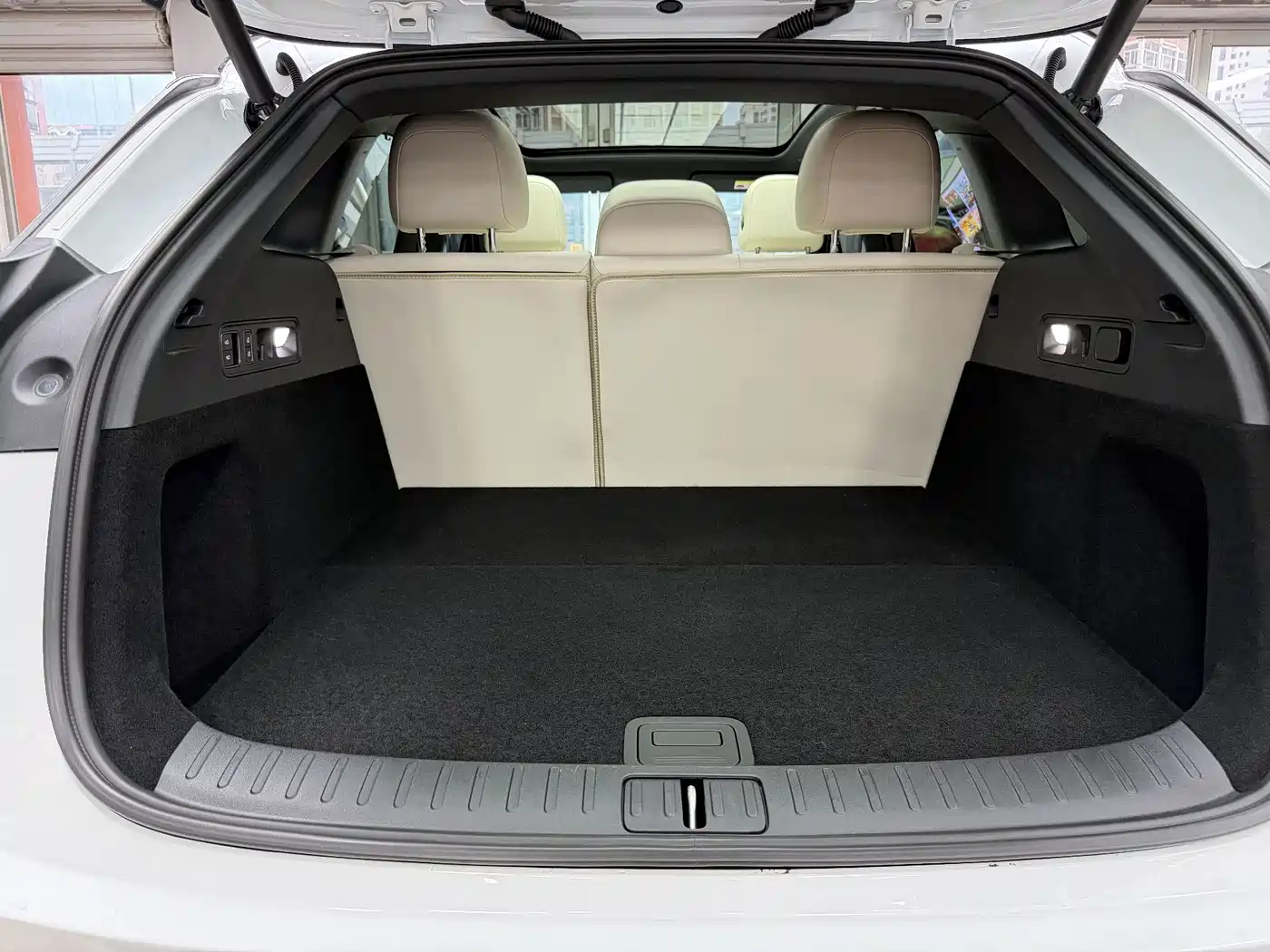 Li Auto i6 2026 2025 2WD Base Model