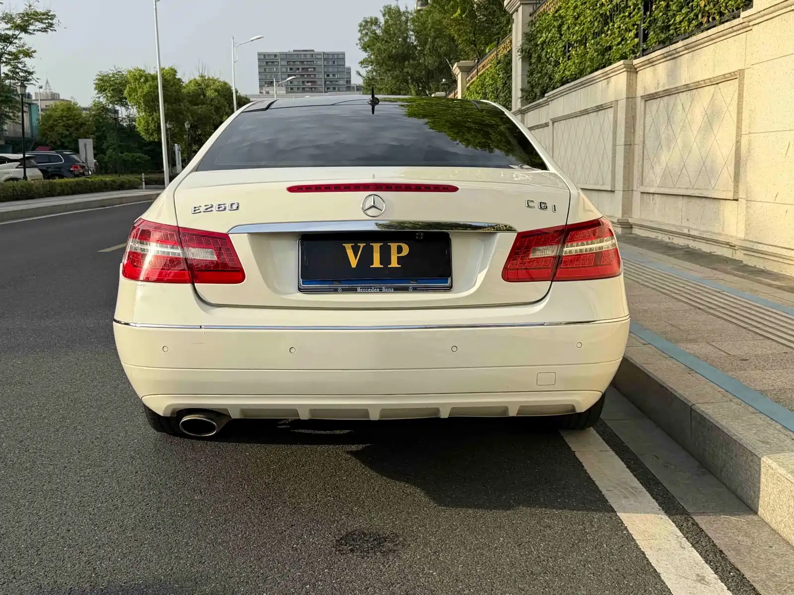 Фото 4 - Mercedes-Benz E-Class (Import)