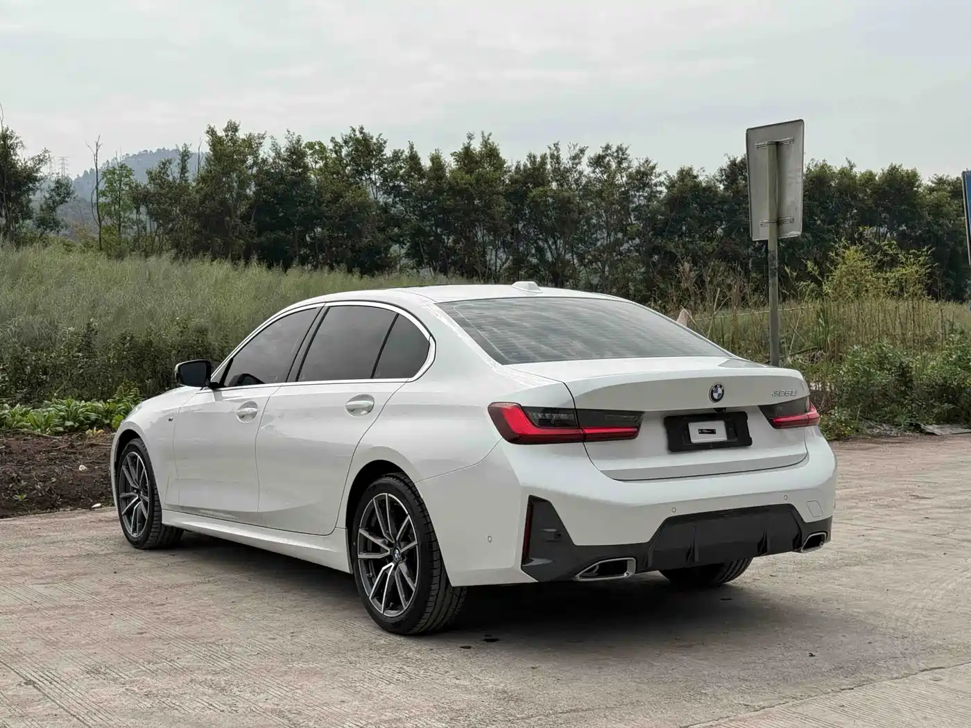 BMW 3 Series 2024 325Li M Sport Package фото 23