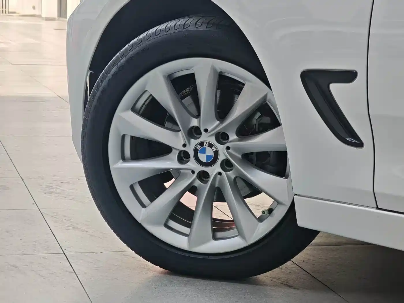BMW 3 Series GT 2018 320i Fashion фото 5