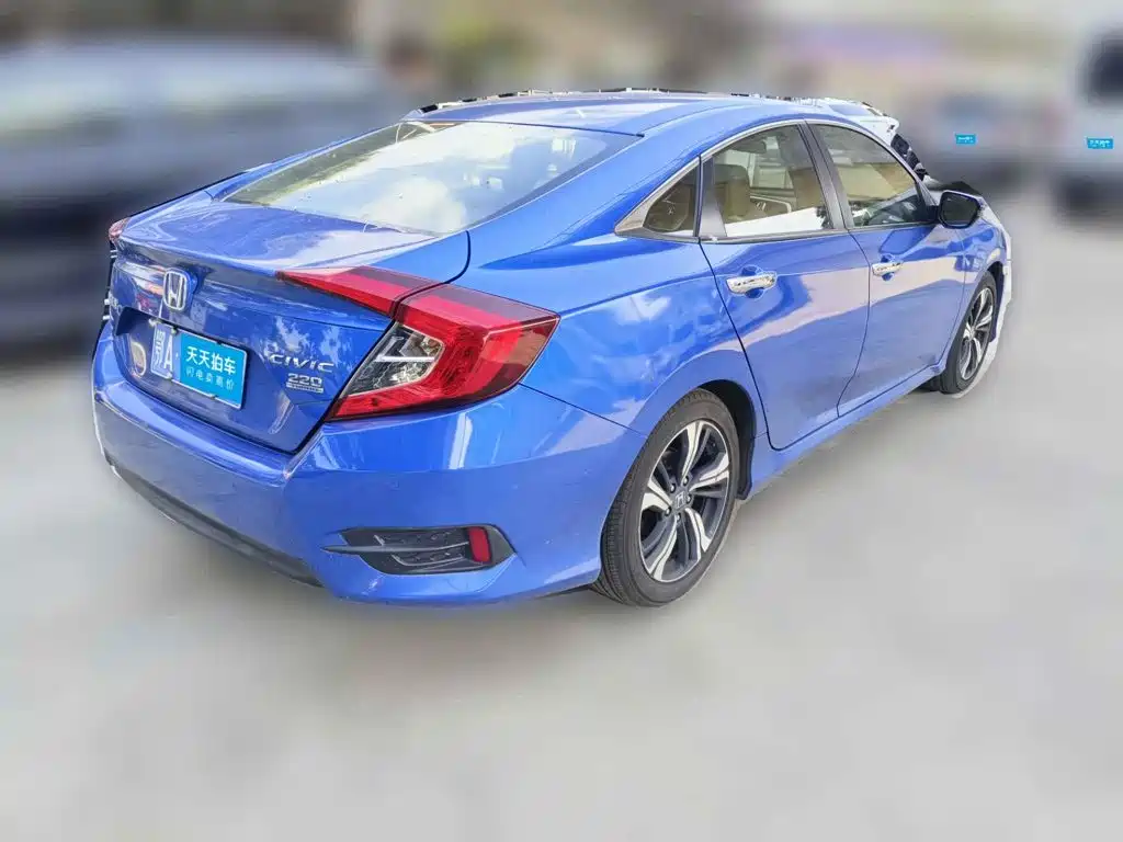 Фото 2 - Honda Civic