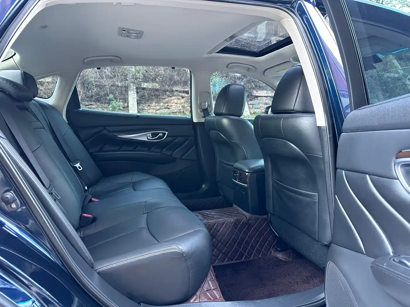 Infiniti Q70 2019 Q70L 2.0T Enjoyment Edition фото 11