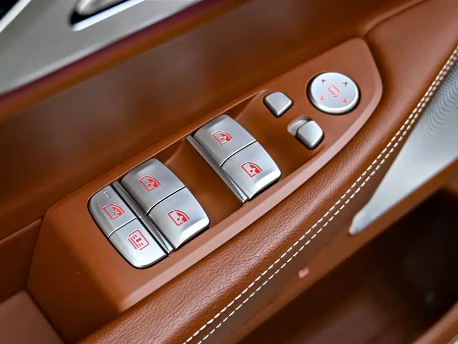 BMW 7 Series 2018 740Li xDrive Premium Type M Sport Package фото 23