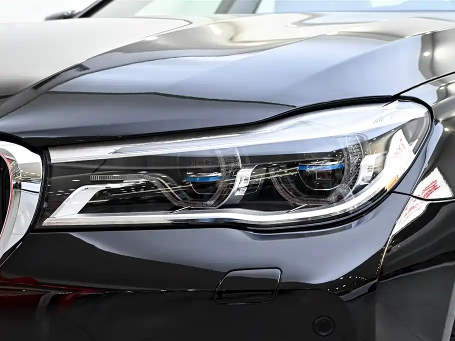 BMW 7 Series 2018 740Li xDrive Premium Type M Sport Package фото 8