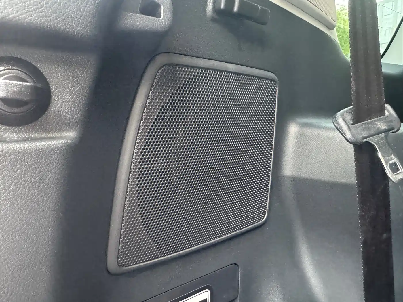 Toyota Prado 2016 2.7L Auto Luxury Edition фото 23