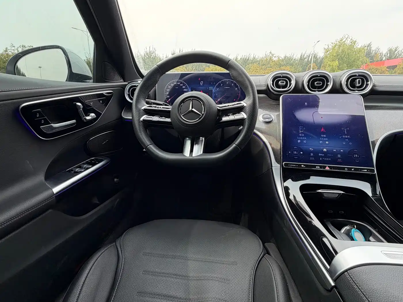 Photo 10 - Mercedes-Benz C-Class