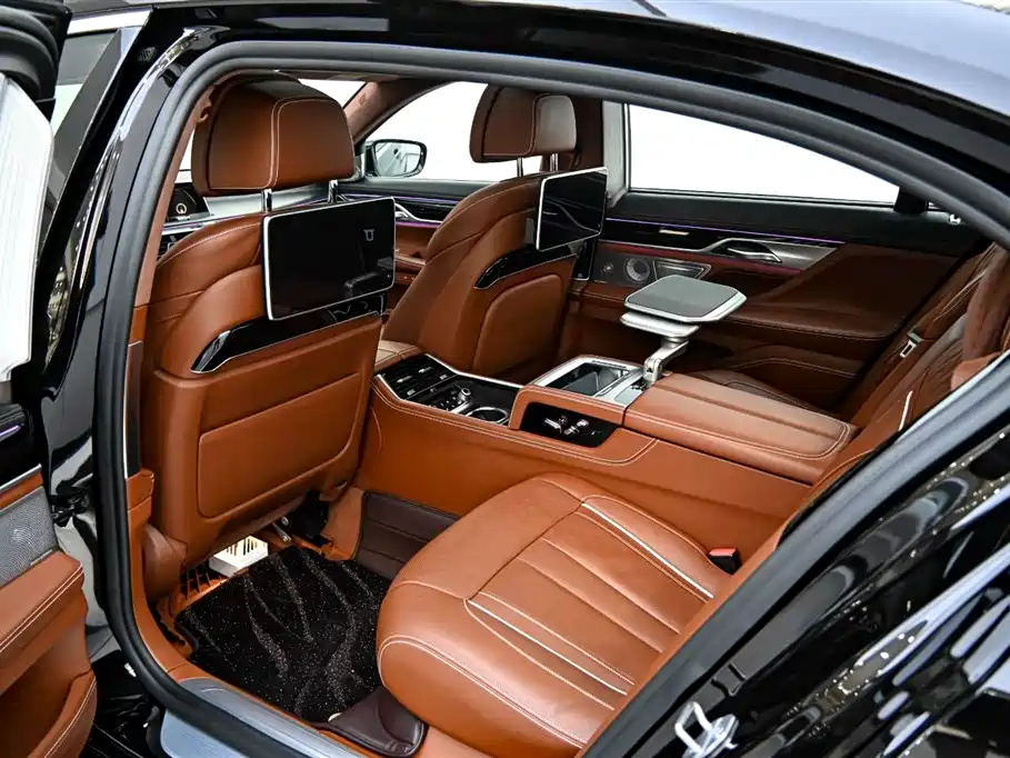 BMW 7 Series 2018 740Li xDrive Premium Type M Sport Package фото 12