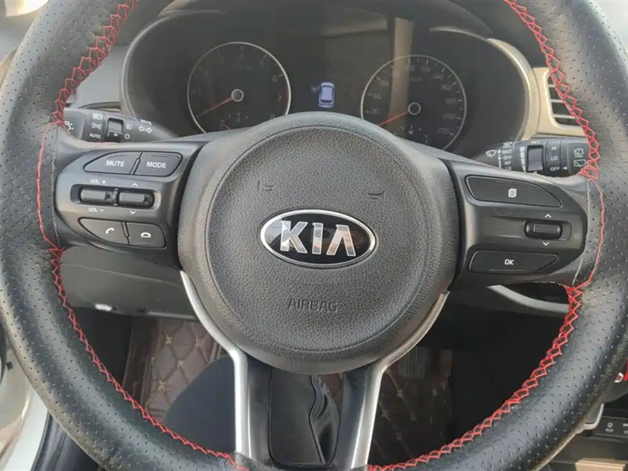 KIA KX CROSS