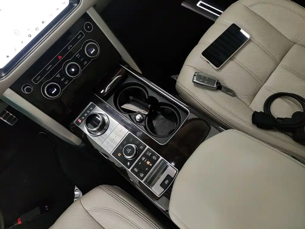 Фото 10 - Land Rover Range Rover