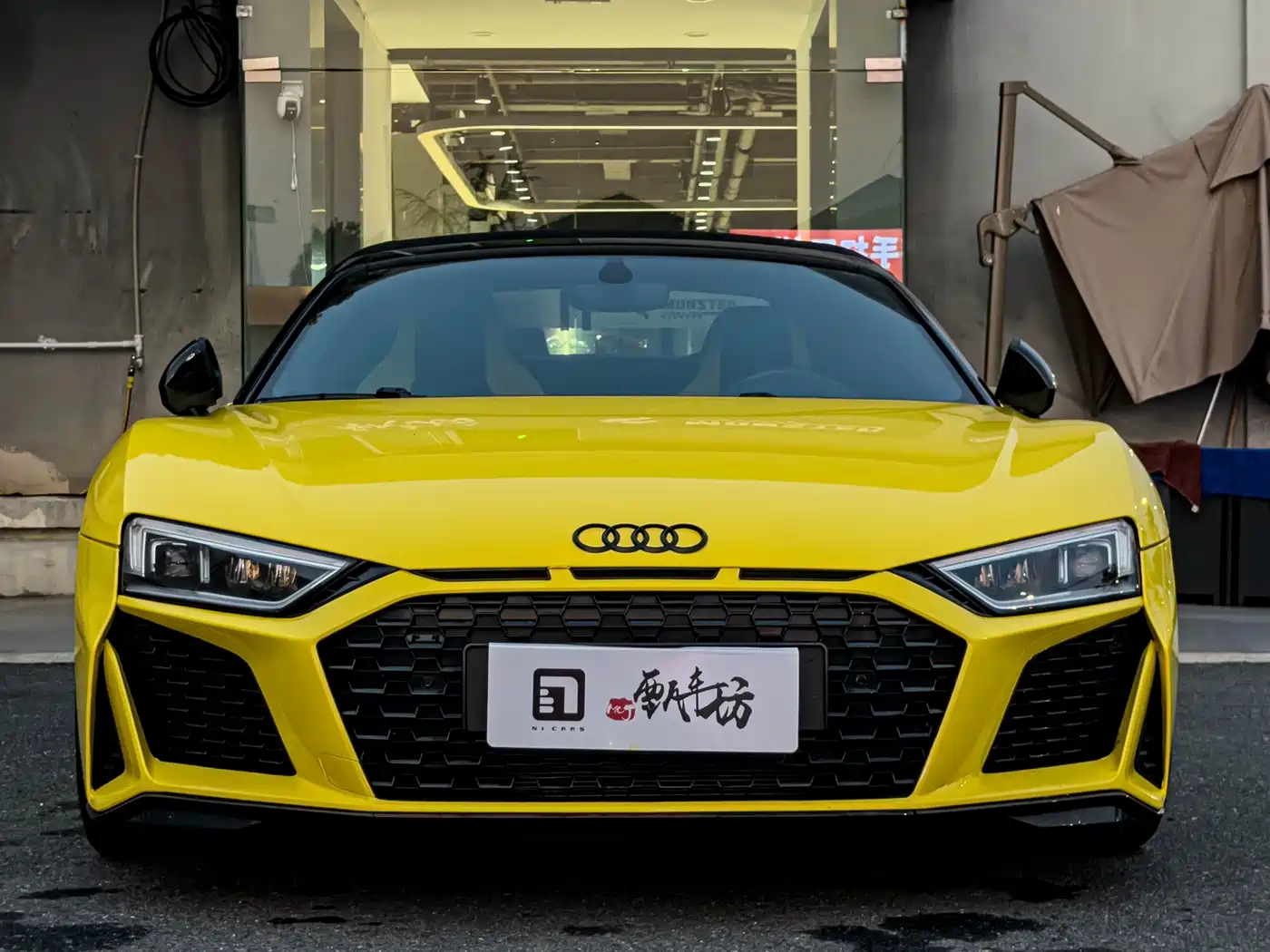 AUDI R8