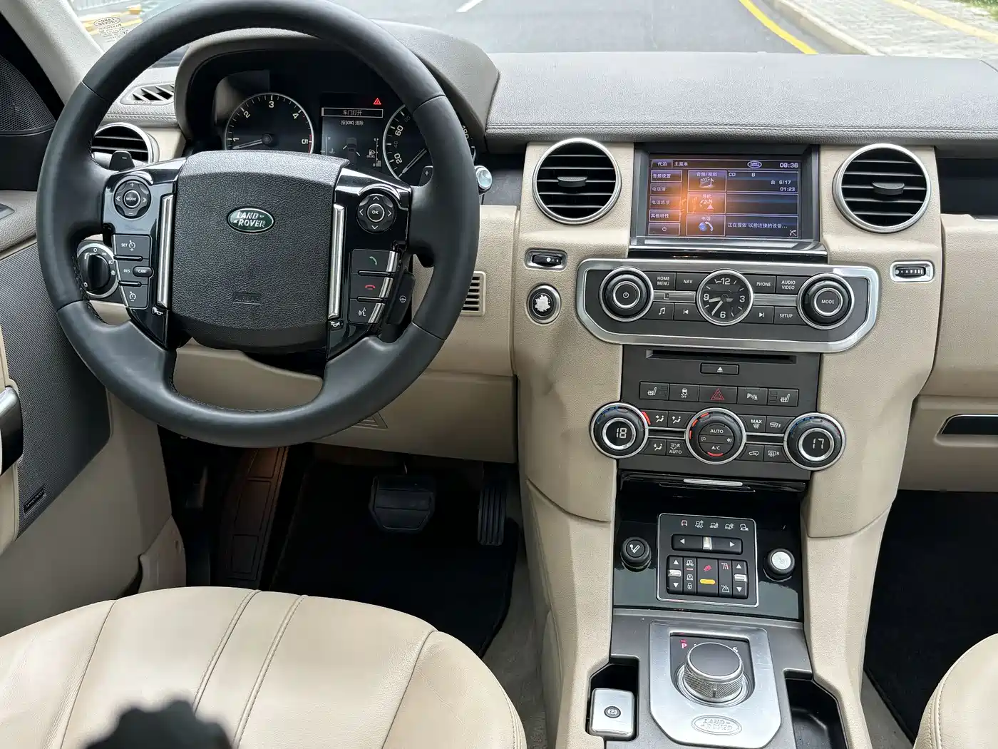 Land Rover Discovery 2013 3.0 SDV6 Black Premium Limited Edition фото 8