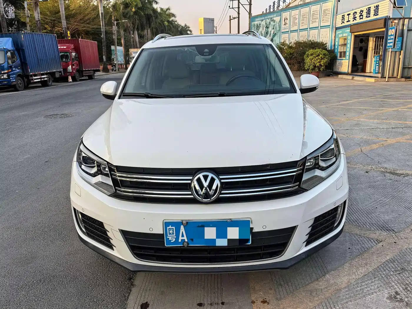Volkswagen Tiguan 2013 1.8TSI Automatic 2WD Luxury Model фото 2