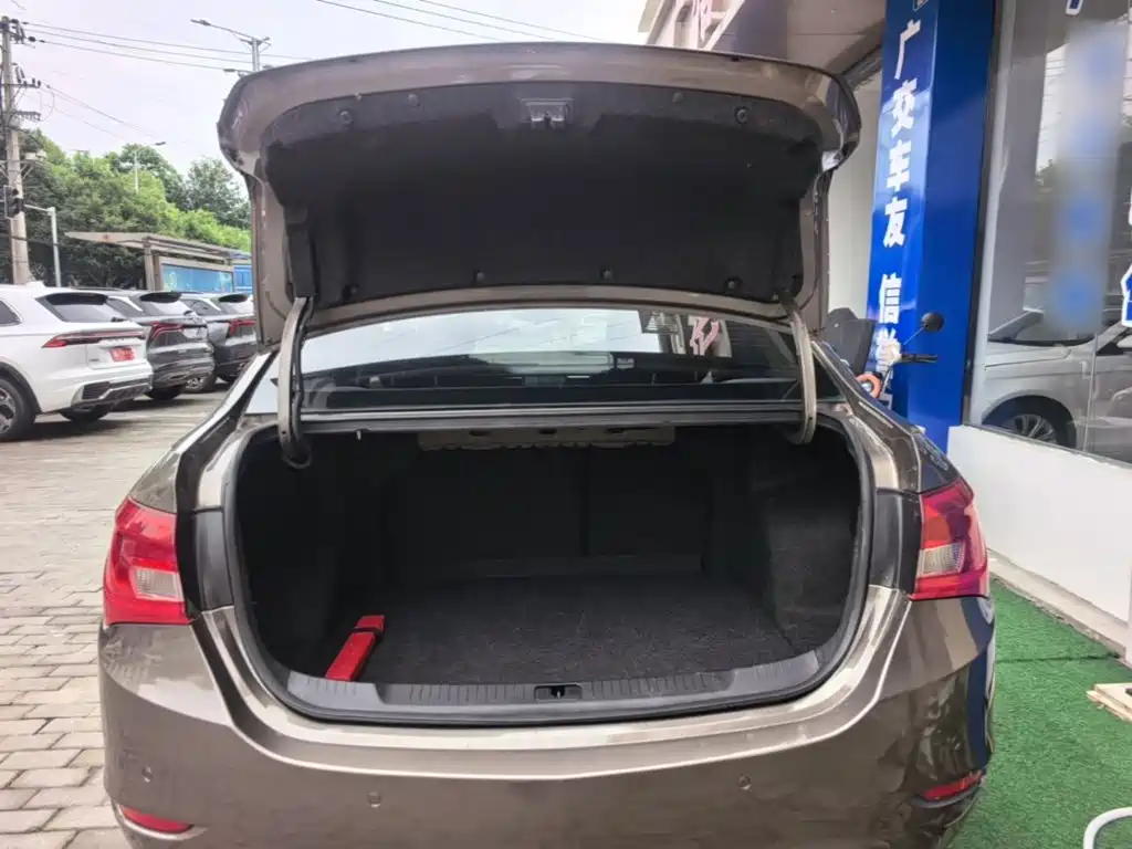 Фото 19 - Buick Excelle