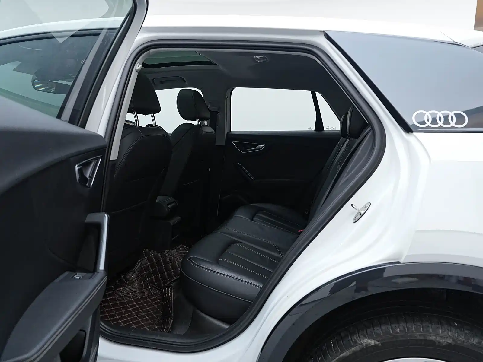 Photo 16 - Audi Q2L