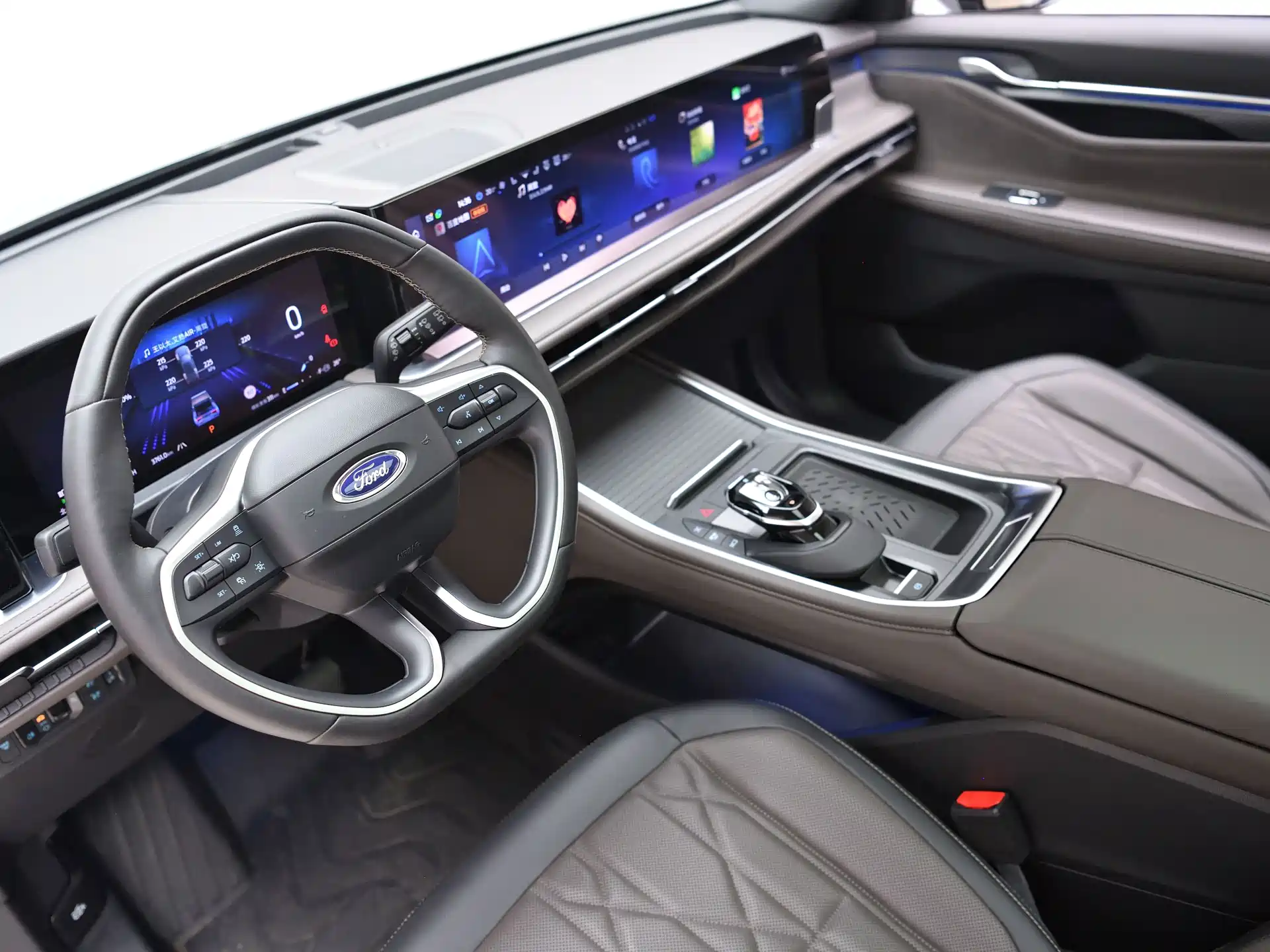 Фото 16 - Ford Edge