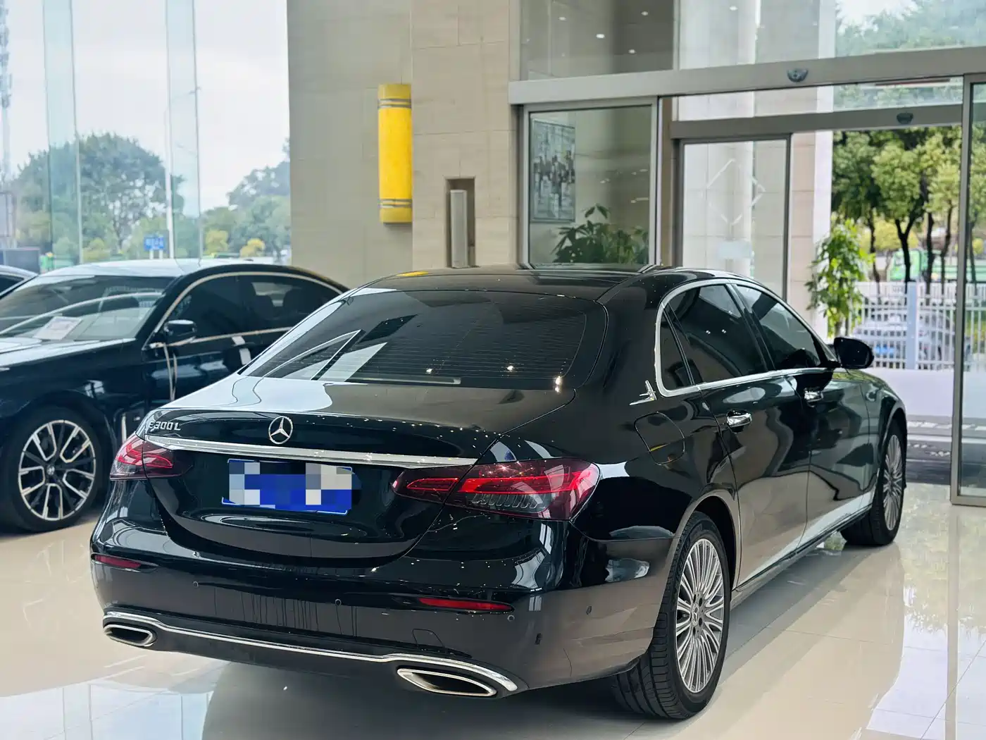 Mercedes-Benz E-Class 2021 E 300 L Luxury фото 7