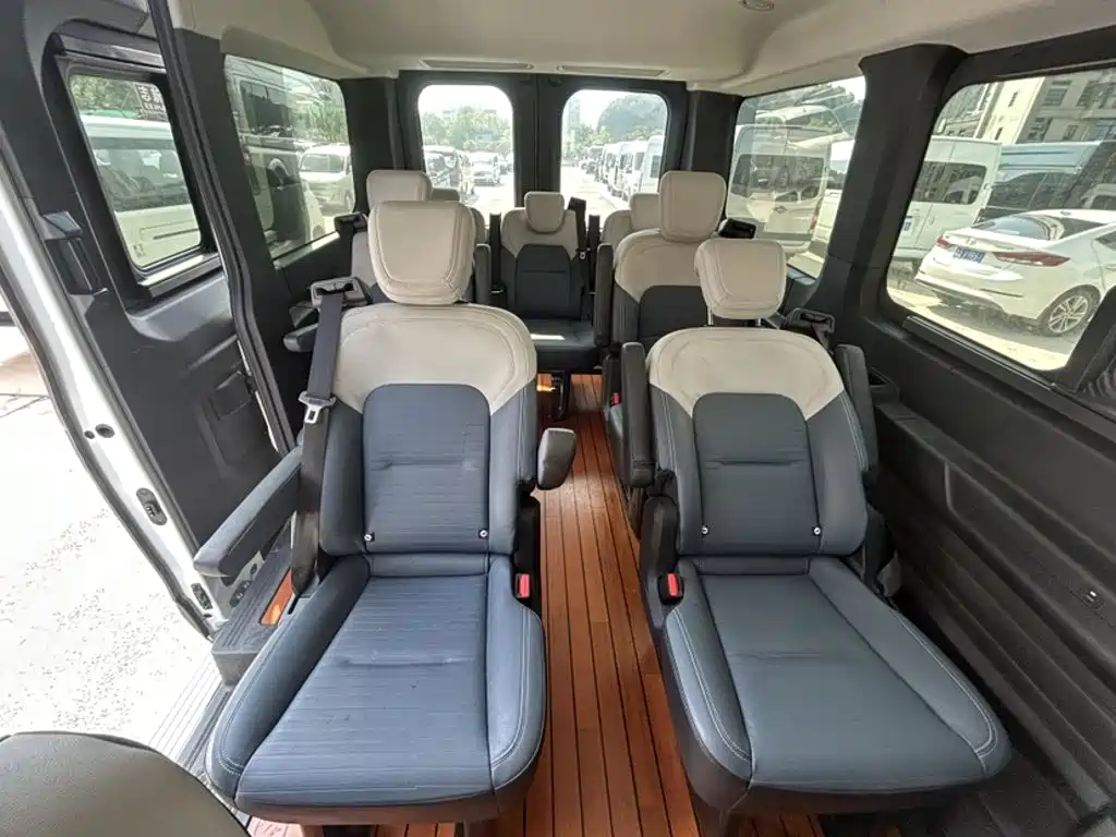 Фото 4 - Ford E Transit