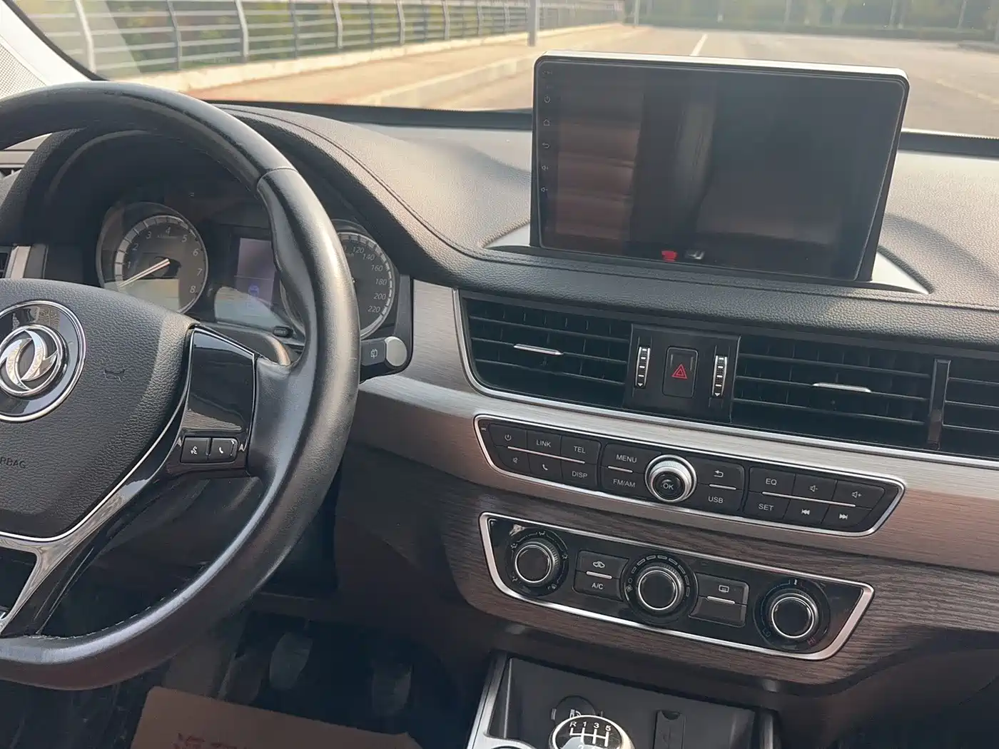 Dongfeng Fengxing Jingyi X6 2018 2017 Joy Series 1.5T Manual Luxury