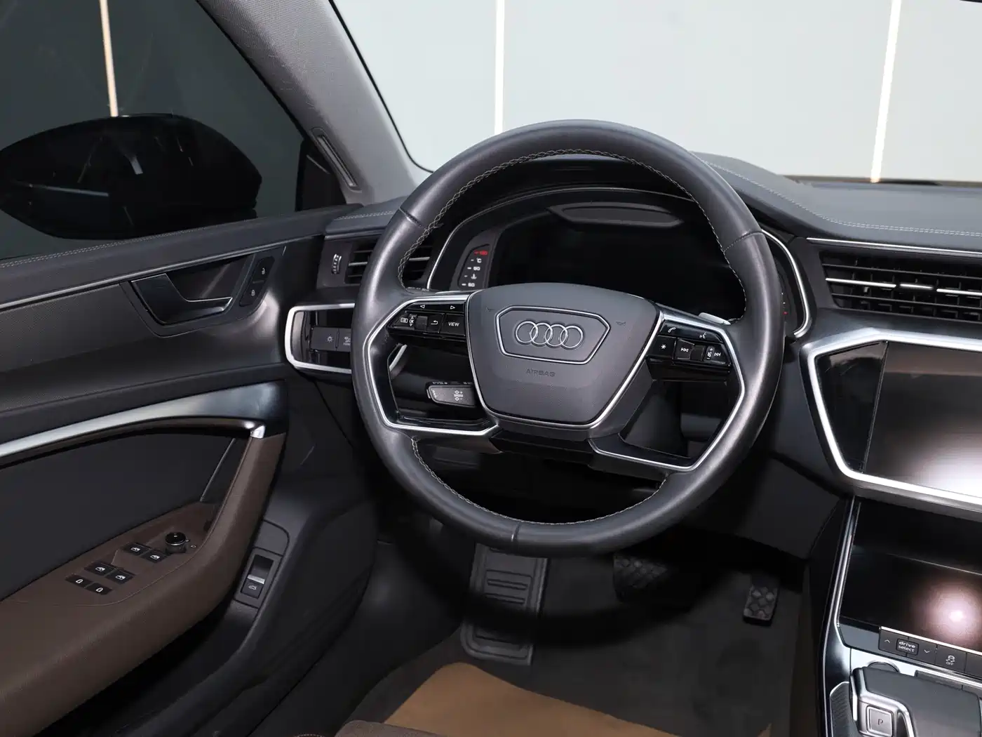 Audi A7L 2024 45TFSI S-line Dream Edition Crystal Package фото 26