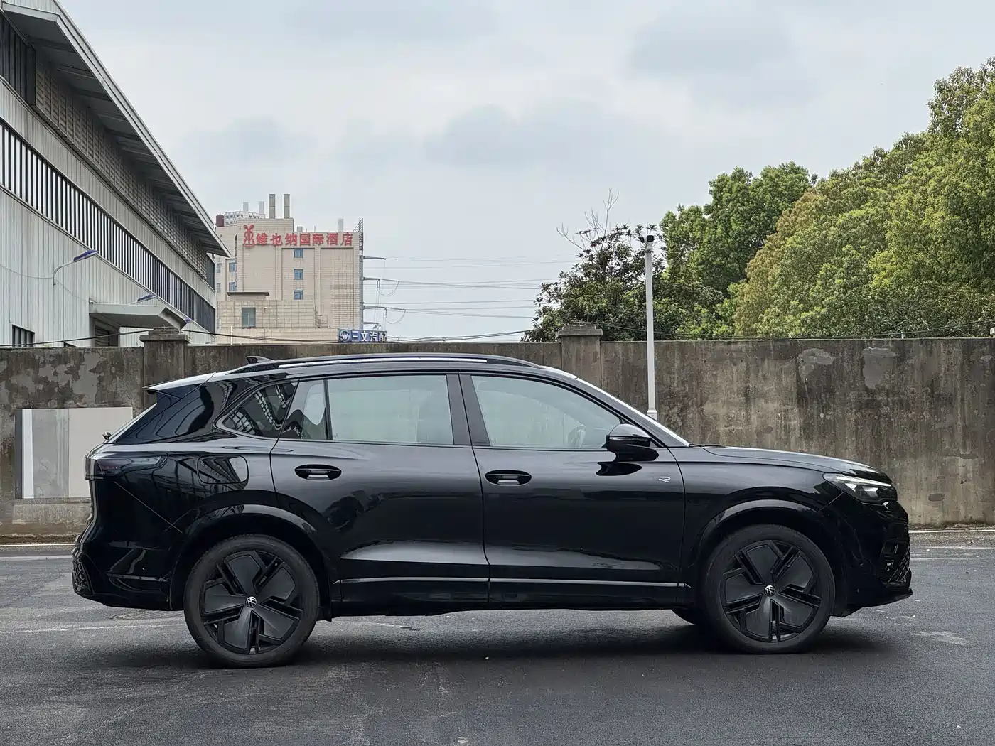 Volkswagen Tiguan L 2024 PRO 330TSI FWD R-Line Intelligent Premium Edition фото 9