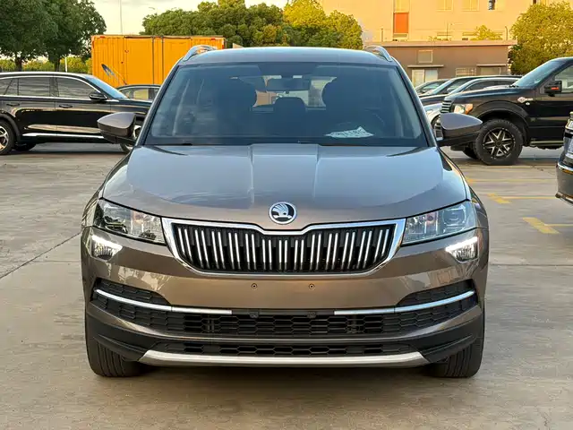 Škoda Karoq 2021 TSI280 Tech Edition
