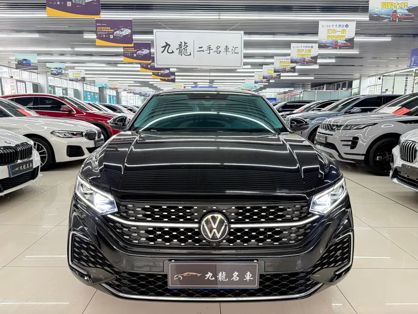 Volkswagen Passat 2023 330TSI Starlight Luxury Edition фото 2