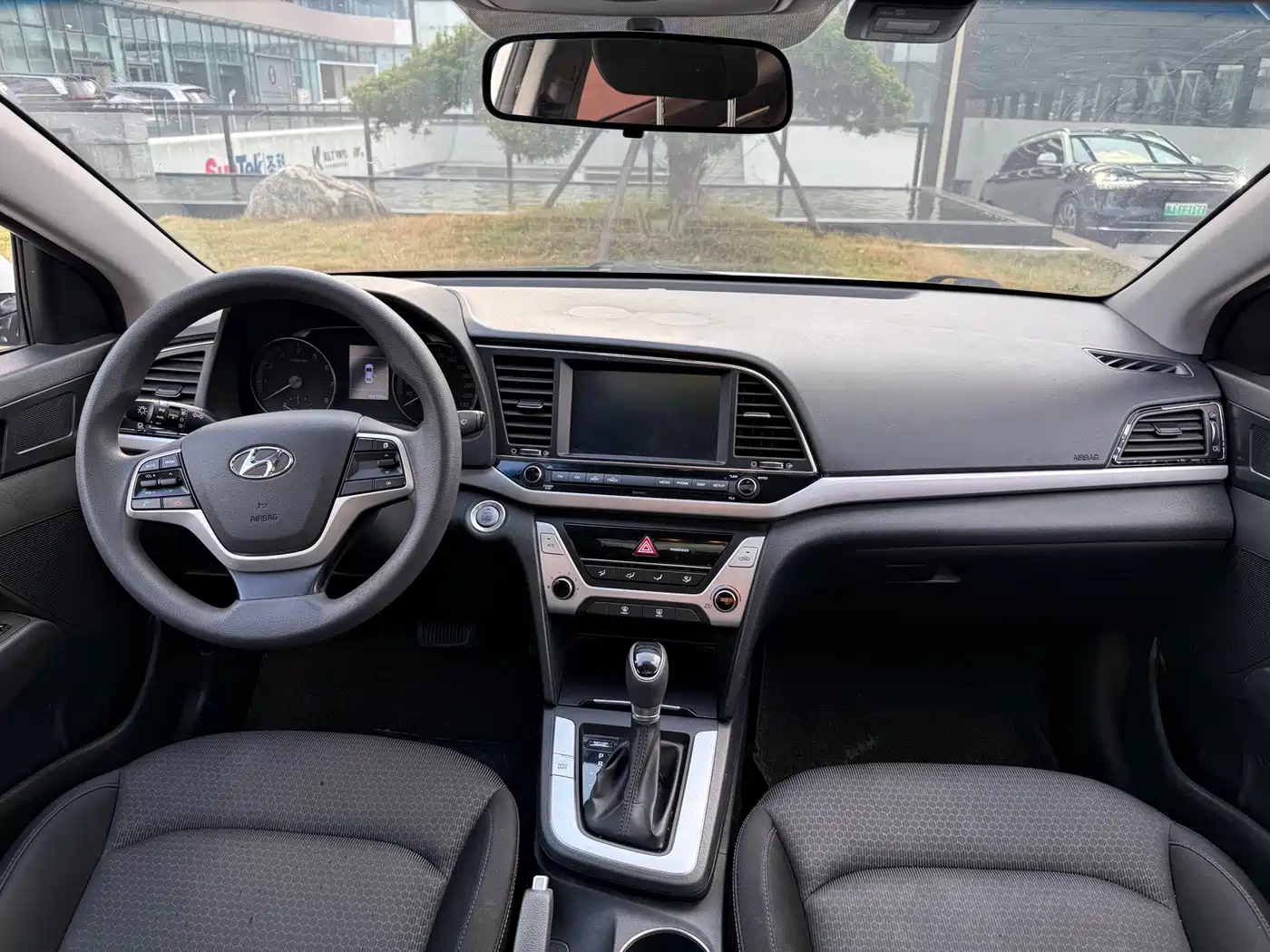 Hyundai Elantra 2016 Model 1.6L Automatic Smart Elite фото 16