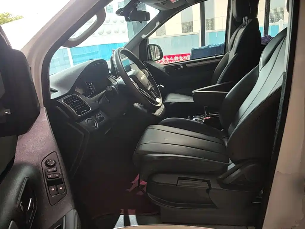 SAIC Maxus Maxus G10 2025 2025 2.0L Manual Multi-Purpose Edition Gasoline 7-Seater