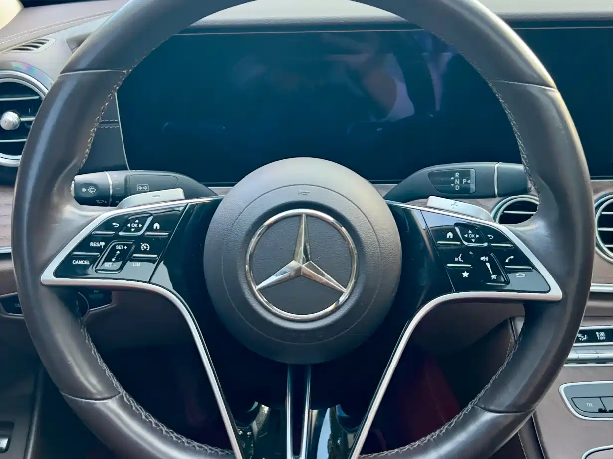 MERCEDES-BENZ E CLASS