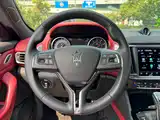 Фото 9 - Maserati Levante