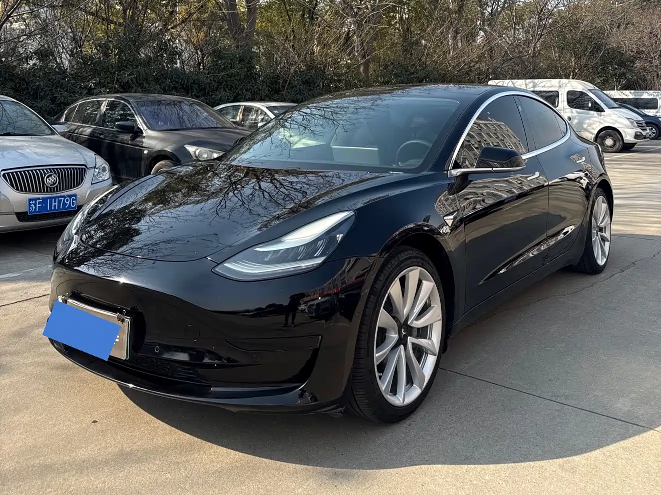 TESLA MODEL 3