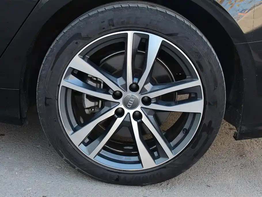 Audi A6L 2019 40 TFSI Luxury Dynamic фото 8