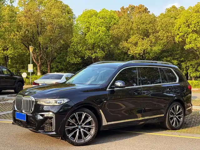 BMW X7 2021 xDrive40i Executive M Sport Package