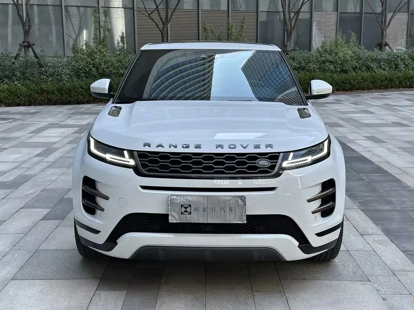 Land Rover Range Rover Evoque 2020 249PS R-DYNAMIC S Sport Edition фото 3