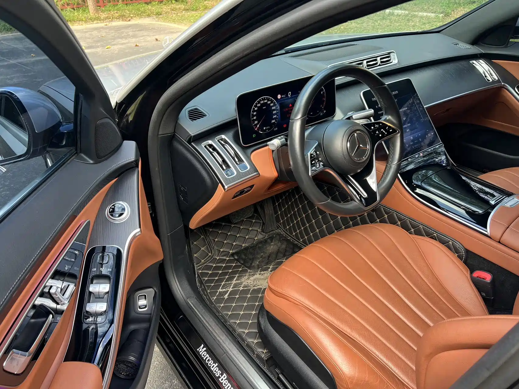 Фото 4 - Mercedes-Benz S-Class