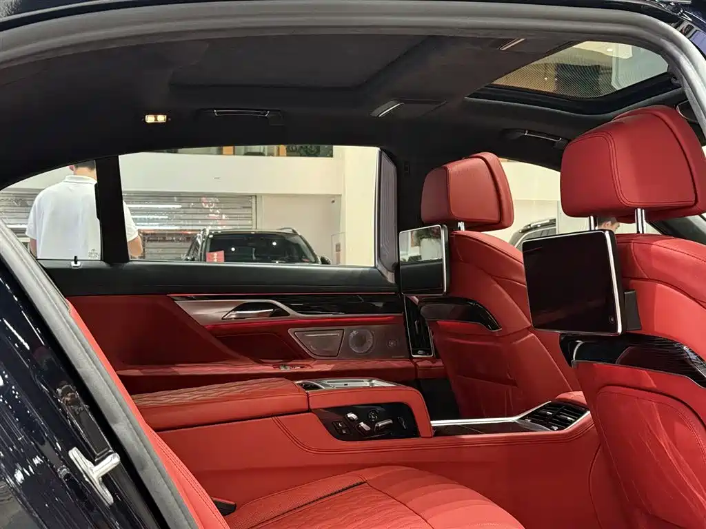 BMW 7 Series 2019 Facelift M760Li xDrive V12 Sport Package фото 17