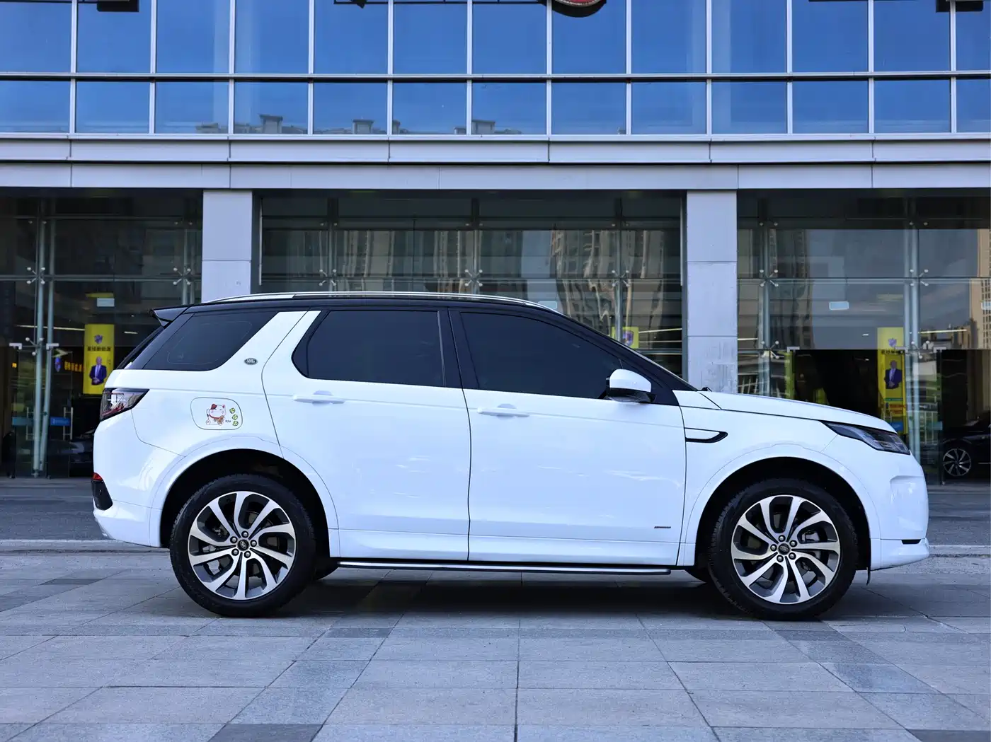 Land Rover Discovery Sport 2022 Model 249PS R-Dynamic S Performance Edition 5-Seater фото 6