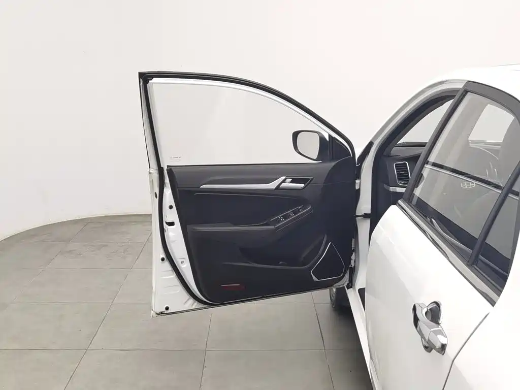 Фото 8 - Geely Vision