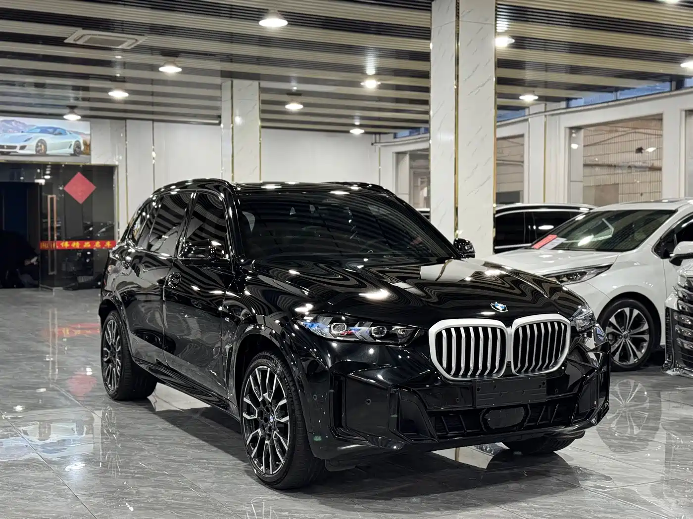 BMW X5 2023 xDrive 40Li M Sport Black Night Package фото 3