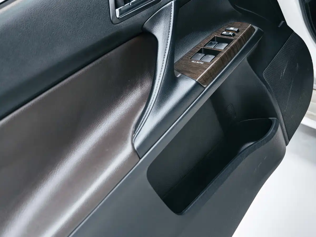 Toyota Reiz 2013 2.5V Elite Edition фото 15