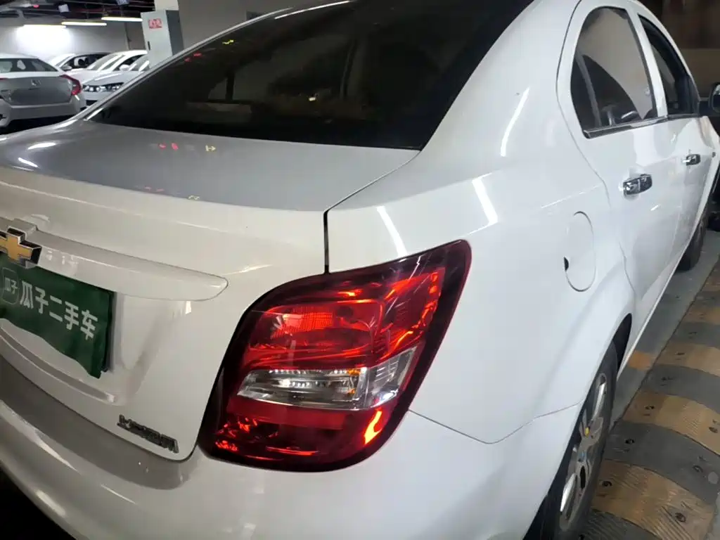 Chevrolet Aveo 2015 2014 Sedan 1.4SL MT Comfort Edition