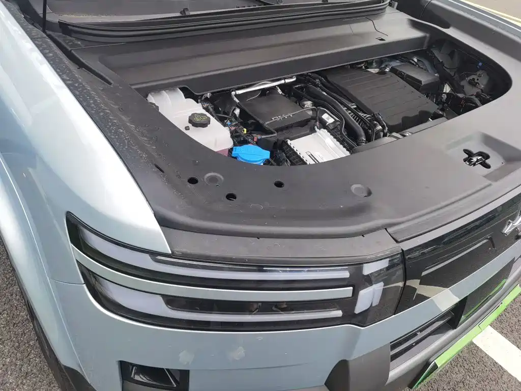 Fang Cheng Bao Titanium 7 2026 2025 AWD Base Model