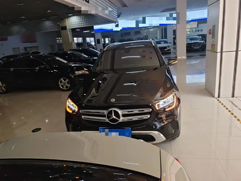 MERCEDES-BENZ GLC