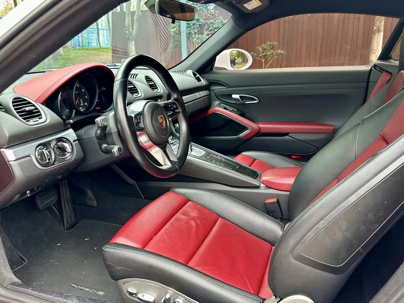 Porsche 718 2018 Cayman 2.0T фото 9