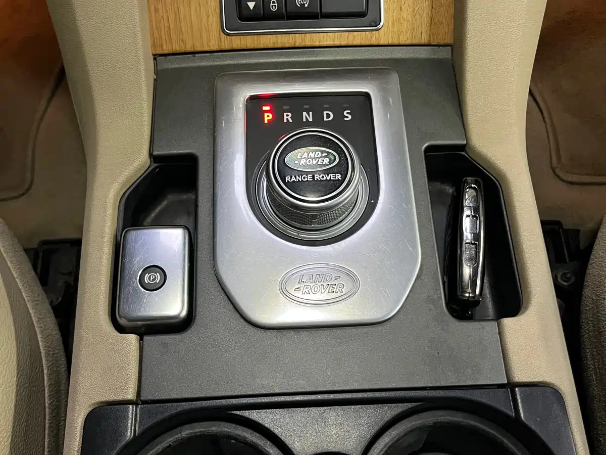 Land Rover Discovery 2015 3.0 SC V6 SE фото 26